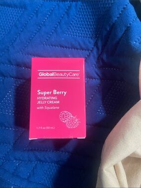 Global Beauty Care Super Berry Hydrating Jelly Cream - Pink